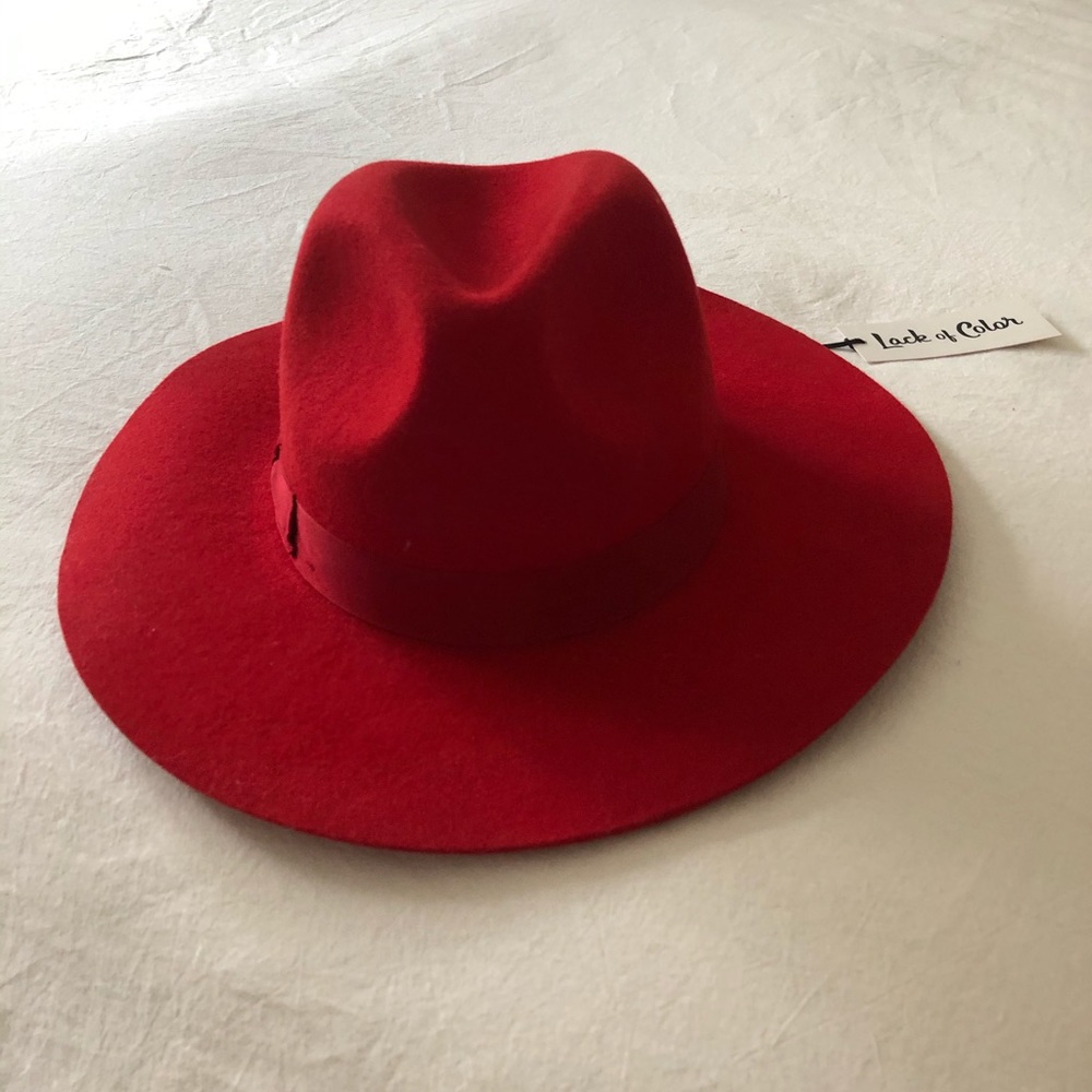 Lack Of Color Red Hat